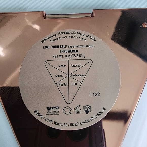 Lys Love Yourshelf Eyeshadow Pallette in Empowered - Picture 3 of 5